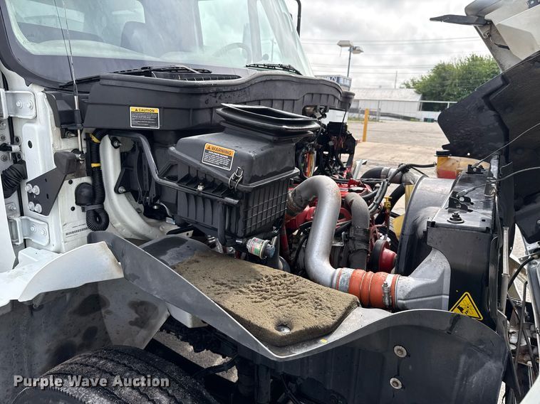 image for item EJ4683 2018 International 4300 SBA refrigerated truck