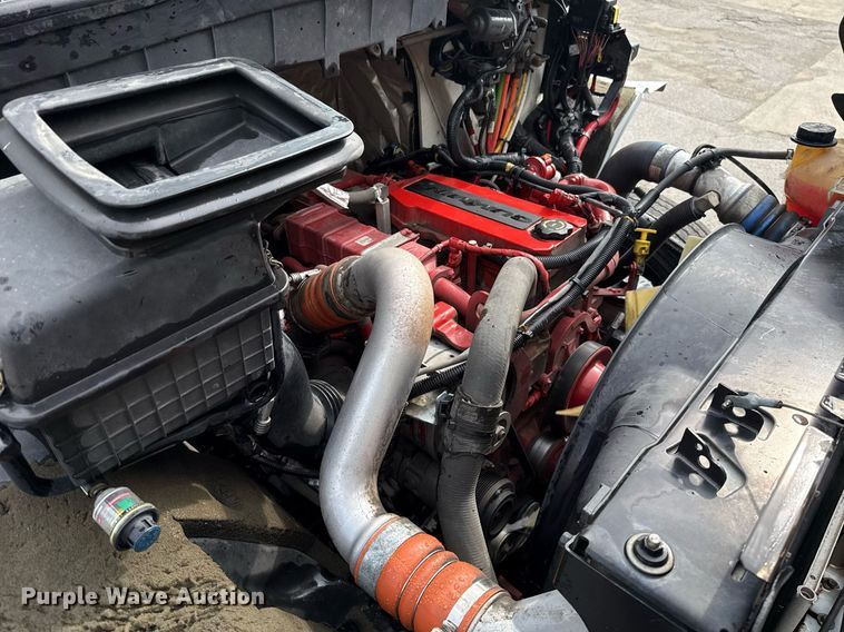 image for item EJ4683 2018 International 4300 SBA refrigerated truck