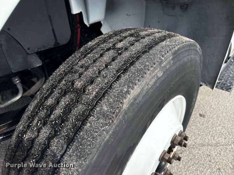 image for item EJ4683 2018 International 4300 SBA refrigerated truck