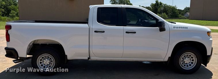 image for item EJ4687 2019 Chevrolet Silverado 1500 Double Cab pickup truck