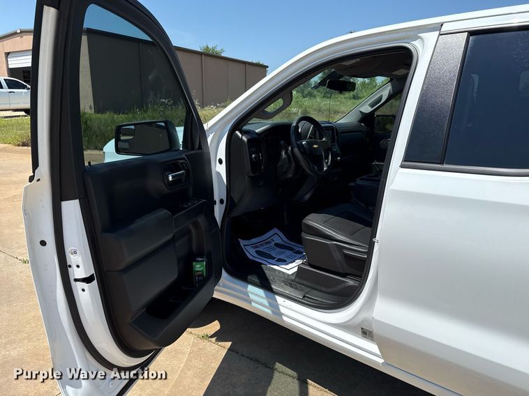 image for item EJ4687 2019 Chevrolet Silverado 1500 Double Cab pickup truck