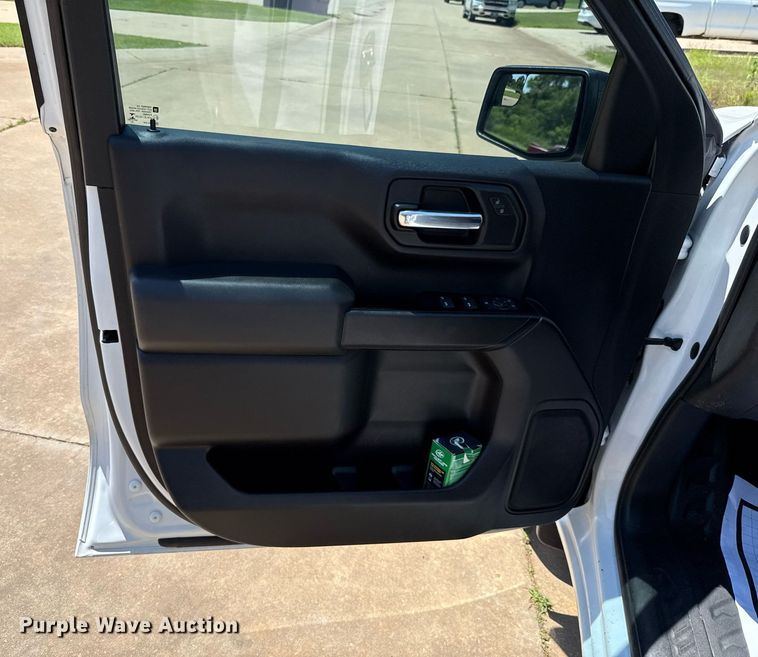 image for item EJ4687 2019 Chevrolet Silverado 1500 Double Cab pickup truck