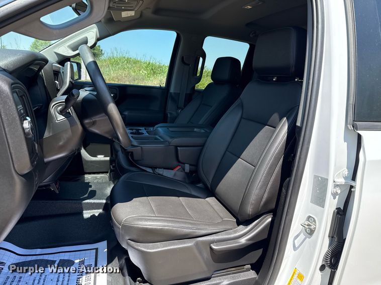 image for item EJ4687 2019 Chevrolet Silverado 1500 Double Cab pickup truck