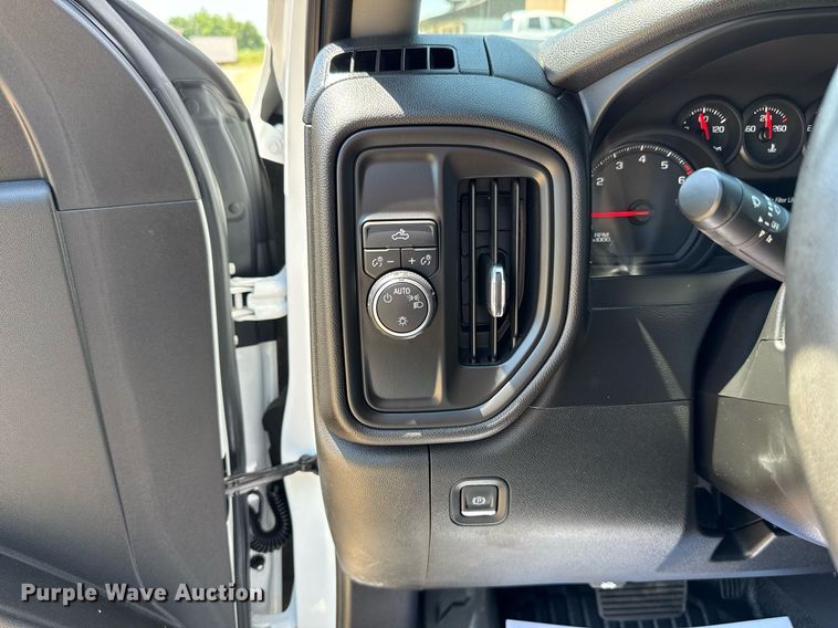 image for item EJ4687 2019 Chevrolet Silverado 1500 Double Cab pickup truck