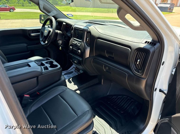 image for item EJ4687 2019 Chevrolet Silverado 1500 Double Cab pickup truck