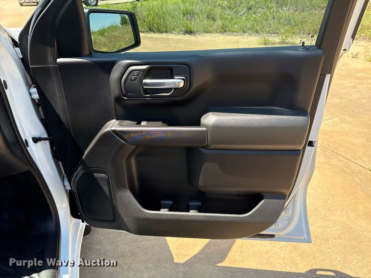 image for item EJ4687 2019 Chevrolet Silverado 1500 Double Cab pickup truck