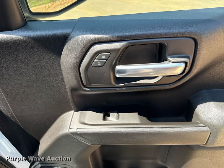 image for item EJ4687 2019 Chevrolet Silverado 1500 Double Cab pickup truck