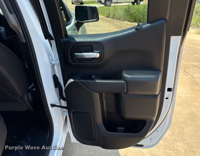 image for item EJ4687 2019 Chevrolet Silverado 1500 Double Cab pickup truck