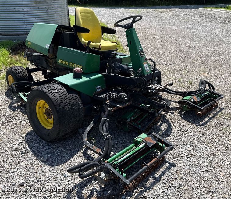 image for item EJ4728 John Deere 3215A reel mower