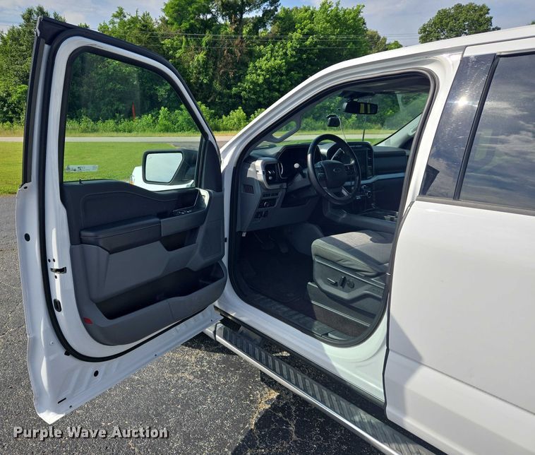 image for item EJ7568 2022 Ford F150 XLT SuperCrew pickup truck