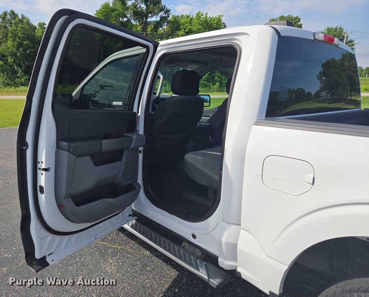 image for item EJ7568 2022 Ford F150 XLT SuperCrew pickup truck