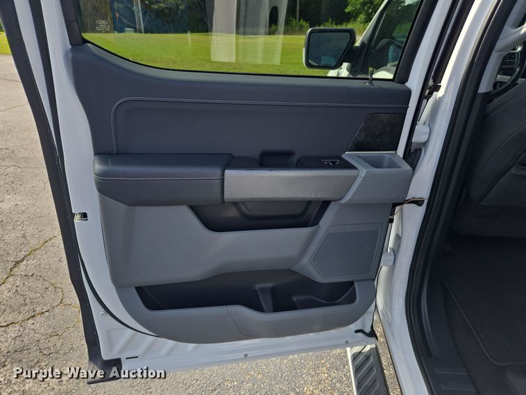 image for item EJ7568 2022 Ford F150 XLT SuperCrew pickup truck