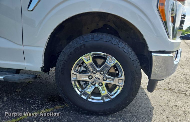 image for item EJ7568 2022 Ford F150 XLT SuperCrew pickup truck