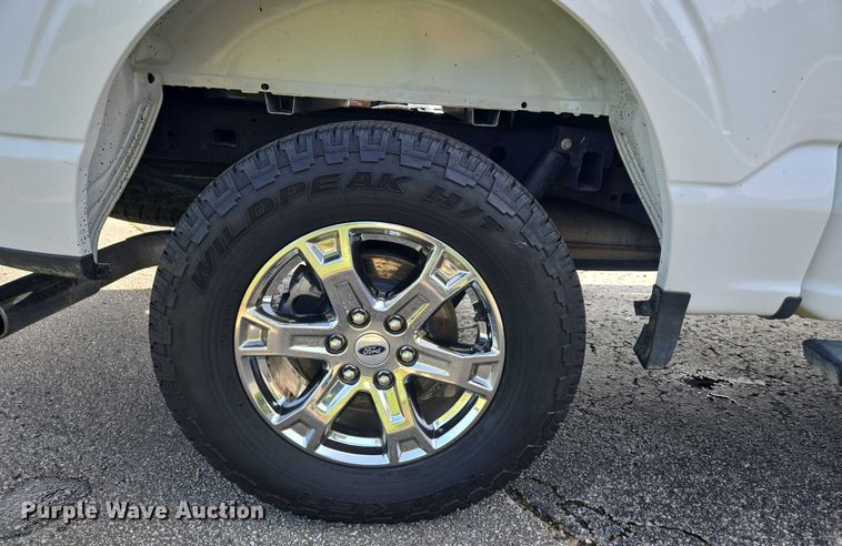 image for item EJ7568 2022 Ford F150 XLT SuperCrew pickup truck