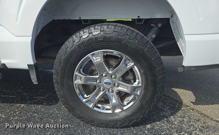 image for item EJ7568 2022 Ford F150 XLT SuperCrew pickup truck