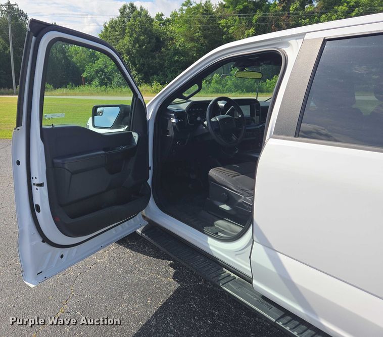 image for item EJ7569 2023 Ford F150 STX SuperCrew pickup truck