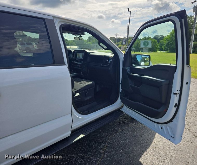 image for item EJ7569 2023 Ford F150 STX SuperCrew pickup truck