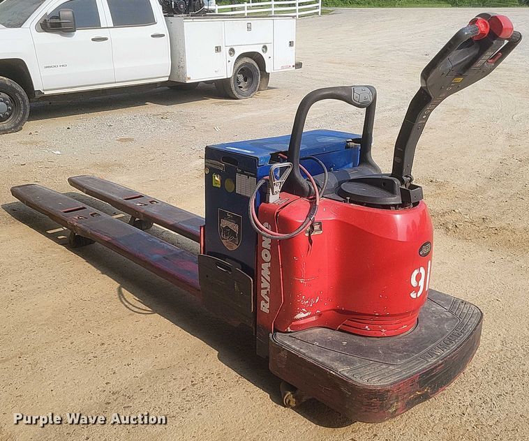 image for item EJ7575 Raymond 840-FRE60L pallet jack