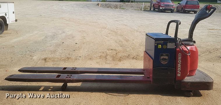 image for item EJ7575 Raymond 840-FRE60L pallet jack