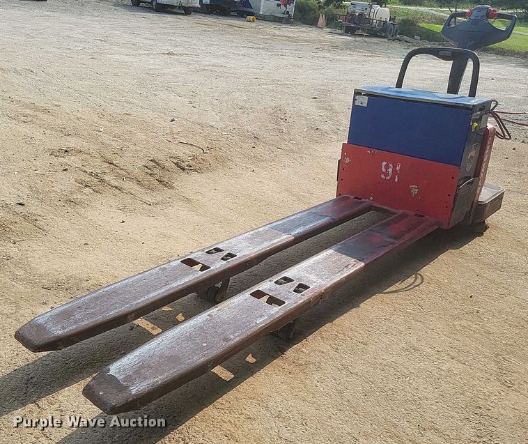 image for item EJ7575 Raymond 840-FRE60L pallet jack