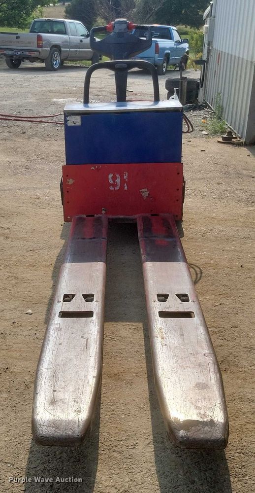 image for item EJ7575 Raymond 840-FRE60L pallet jack