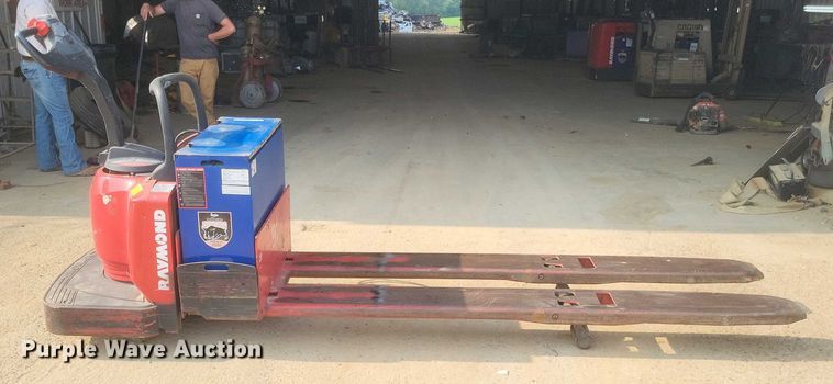 image for item EJ7575 Raymond 840-FRE60L pallet jack