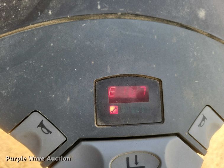 image for item EJ7575 Raymond 840-FRE60L pallet jack