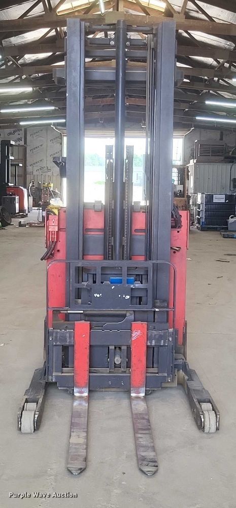 image for item EJ7576 Raymond EASI order picker