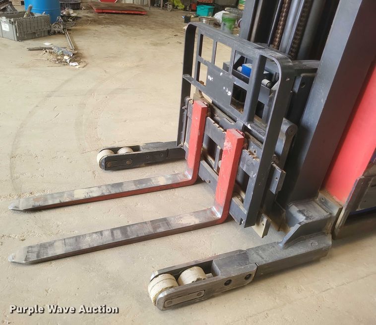 image for item EJ7576 Raymond EASI order picker