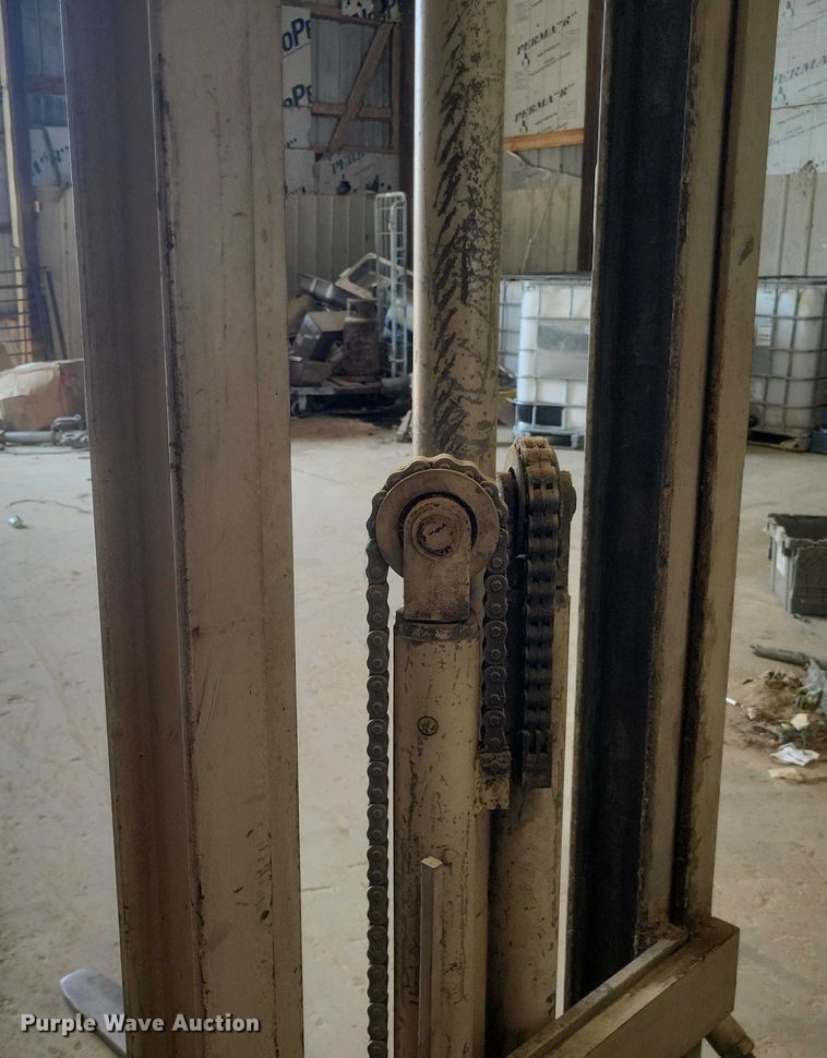 image for item EJ7579 Crown 25WBTF pallet stacker