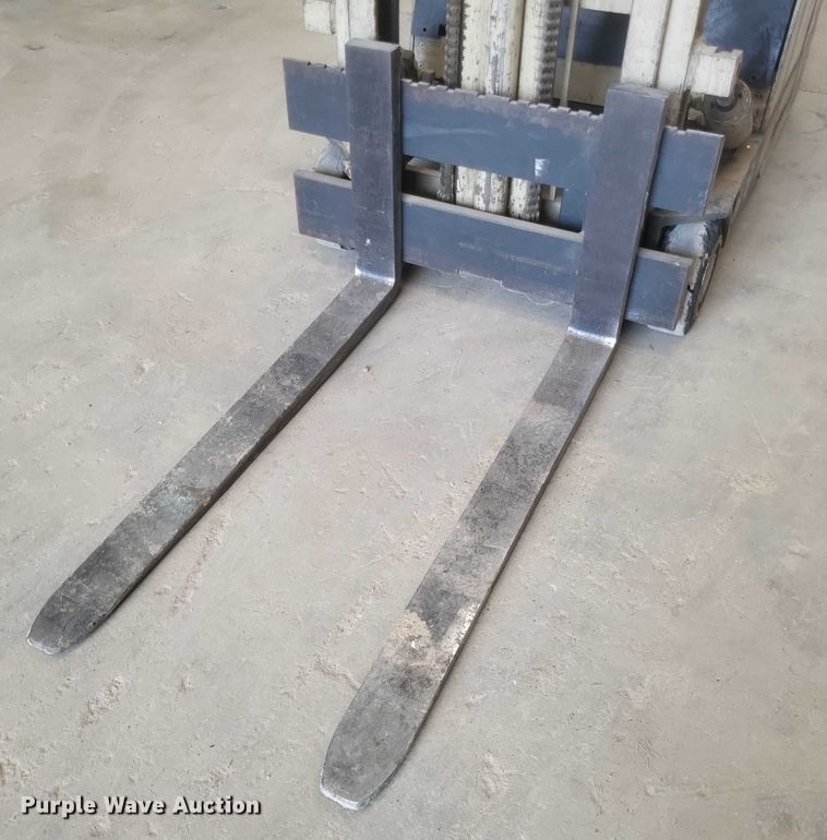 image for item EJ7579 Crown 25WBTF pallet stacker