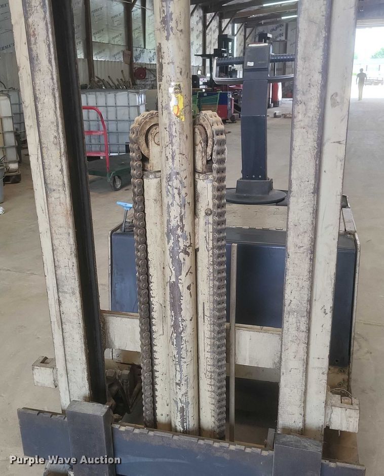 image for item EJ7579 Crown 25WBTF pallet stacker