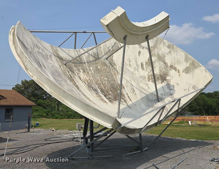 image for item EJ7582 Satellite dish