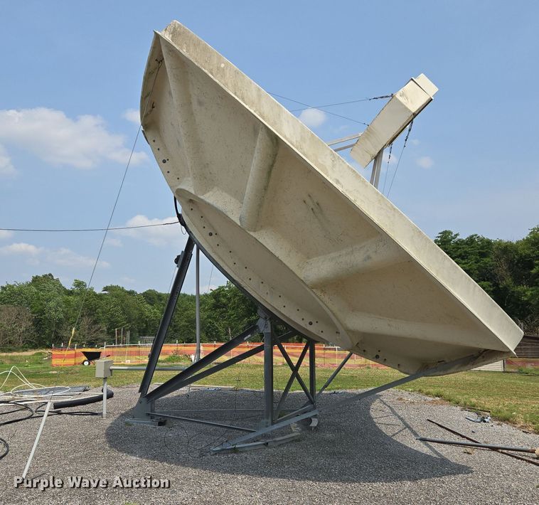 image for item EJ7582 Satellite dish