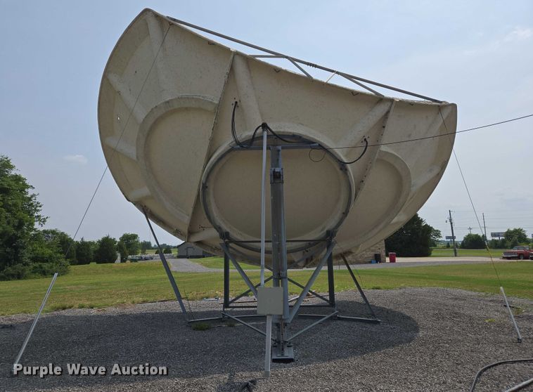 image for item EJ7582 Satellite dish