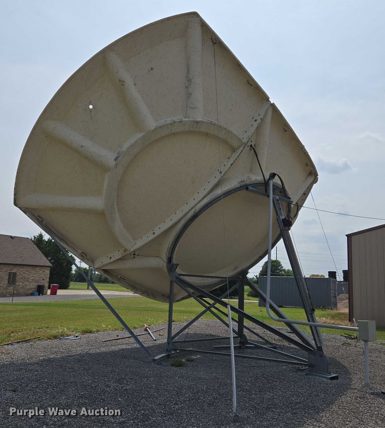 image for item EJ7582 Satellite dish