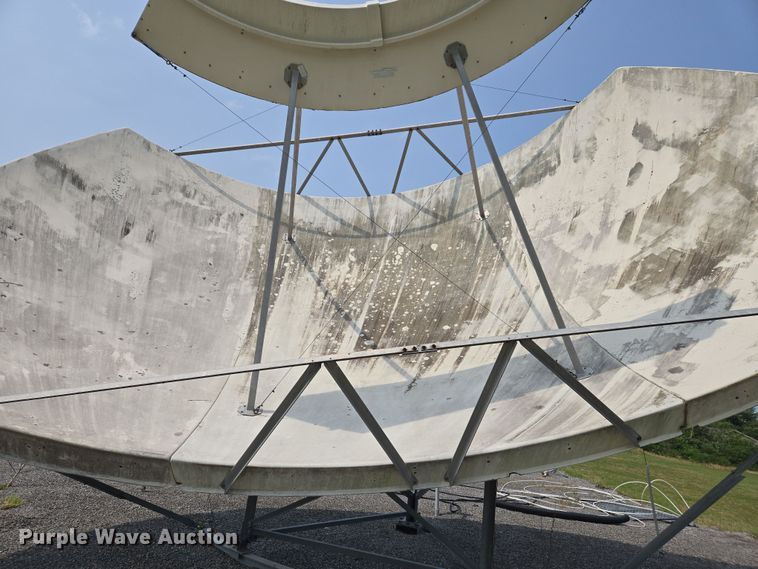 image for item EJ7582 Satellite dish