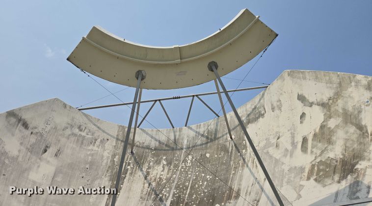 image for item EJ7582 Satellite dish