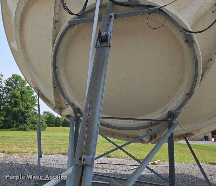 image for item EJ7582 Satellite dish