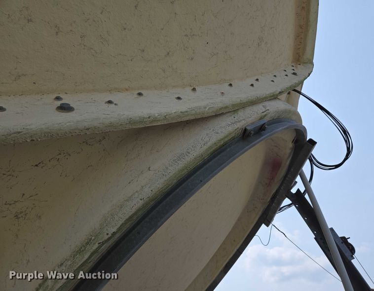 image for item EJ7582 Satellite dish