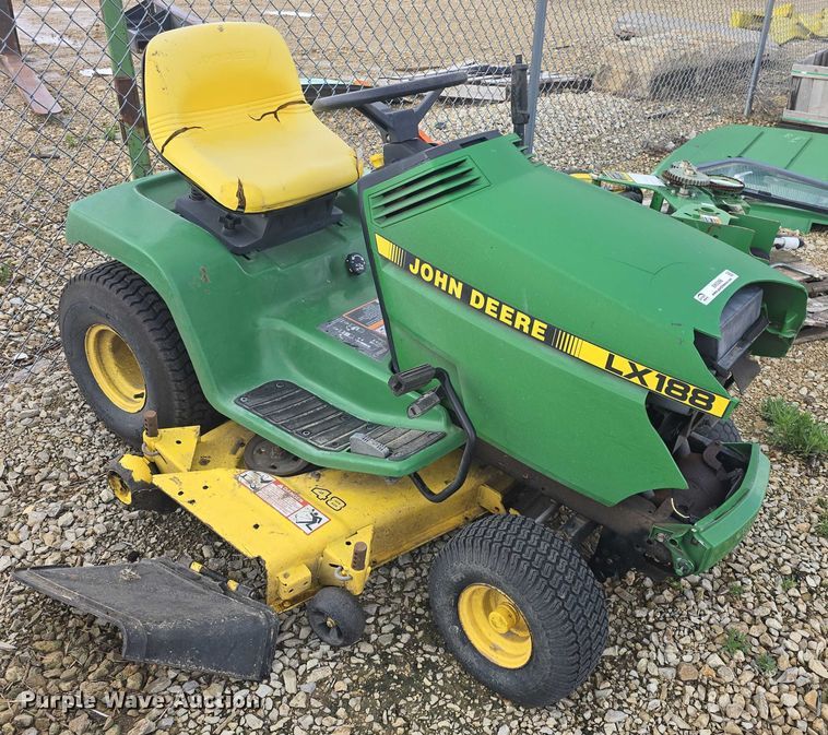 image for item EK5298 1993 John Deere LX188 lawn mower