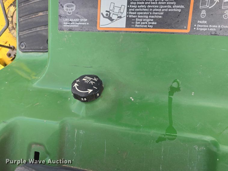 image for item EK5298 1993 John Deere LX188 lawn mower