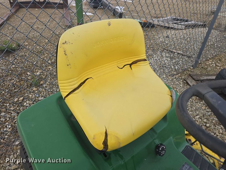 image for item EK5298 1993 John Deere LX188 lawn mower