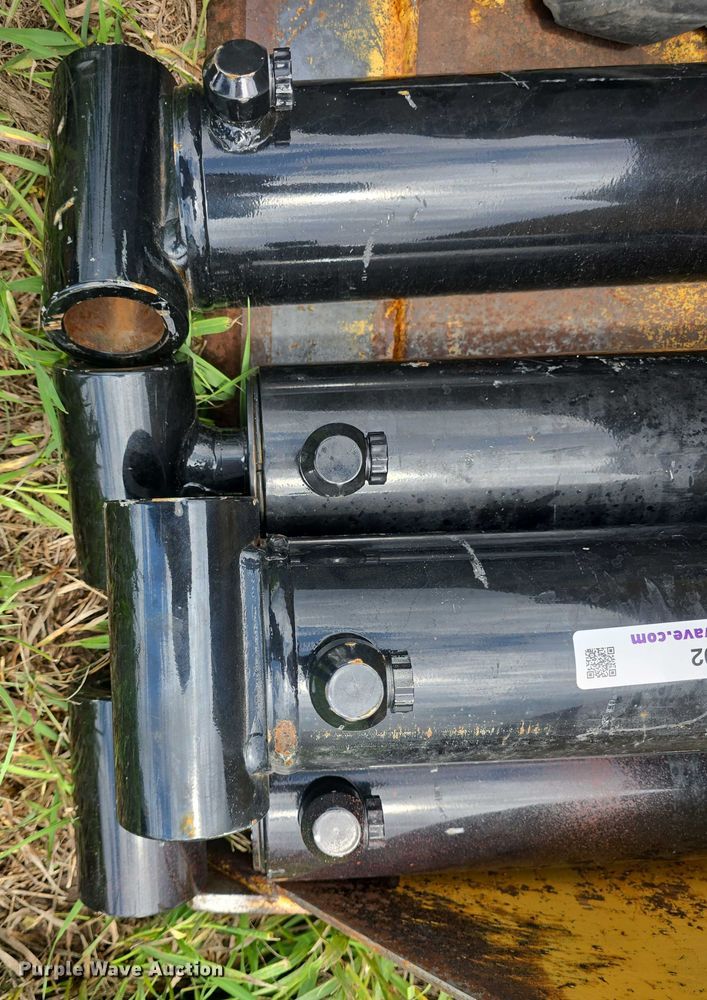 image for item EK5302 (4) hydraulic cylinders 