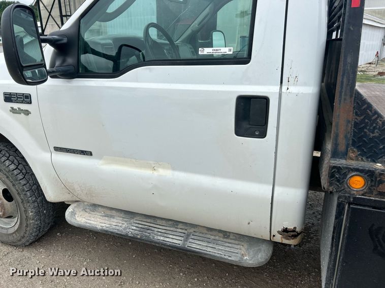 image for item EK8077 2003 Ford F350 Super Duty XL flatbed pickup truck
