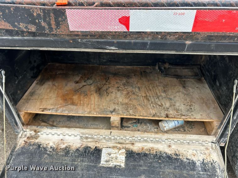 image for item EK8077 2003 Ford F350 Super Duty XL flatbed pickup truck