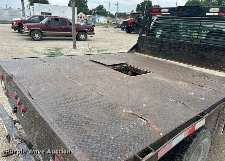 image for item EK8077 2003 Ford F350 Super Duty XL flatbed pickup truck