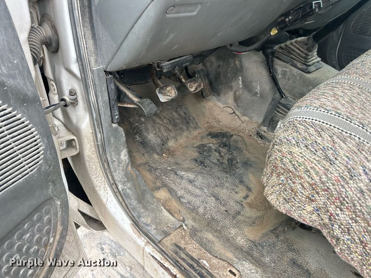 image for item EK8077 2003 Ford F350 Super Duty XL flatbed pickup truck