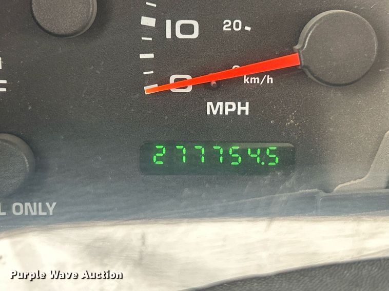 image for item EK8077 2003 Ford F350 Super Duty XL flatbed pickup truck