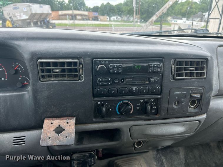 image for item EK8077 2003 Ford F350 Super Duty XL flatbed pickup truck